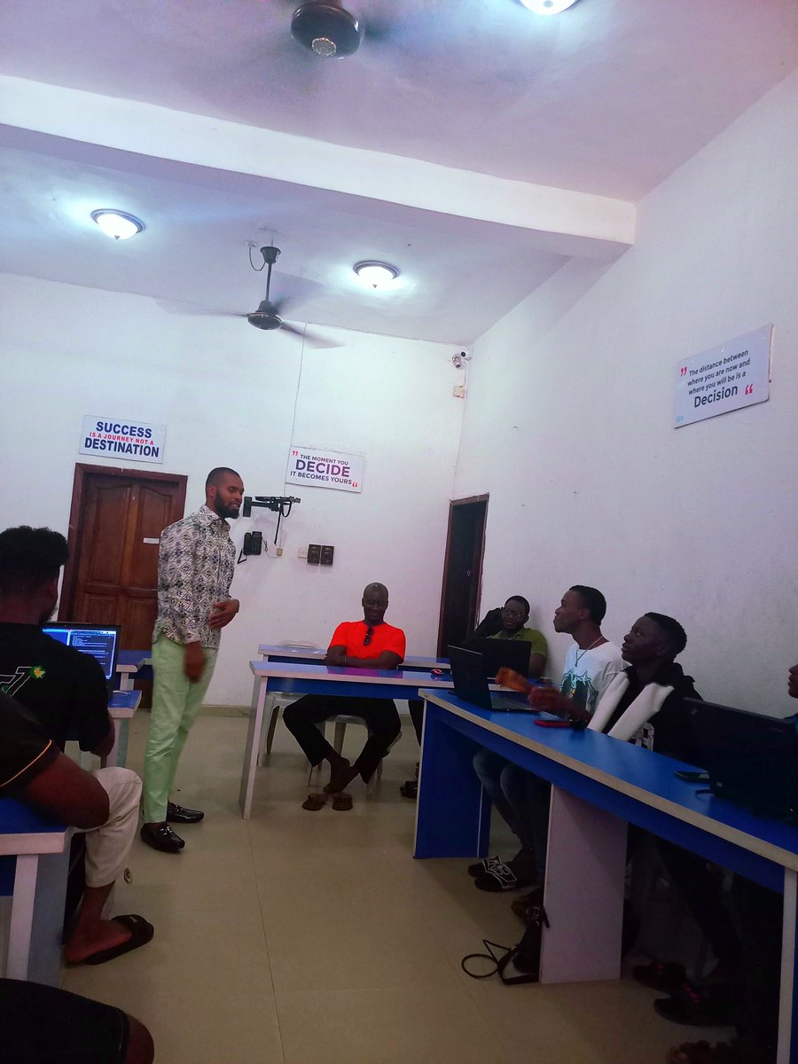 ICEHub_Africa's tweet image. Today&apos;s orientation for our new interns @IceHub11 

Why haven&apos;t you applied yet?

#anambratech #programming #coding #innovation #Training #webdevelopment #mobileapp #softwaredevelopment #ui/ux #codinglife