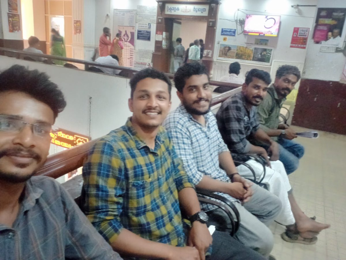 RameesRahmanKA1's tweet photo. All about the day #FriendshipGoals #workshop48 #WORKSHOP48 https://t.co/DbGf61wnjZ
