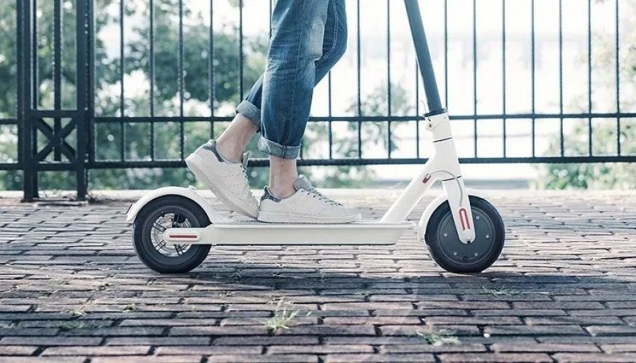 EconomyUp's tweet image. #SmartMobility Parigi vieta i #monopattini elettrici: le ragioni, le alternative e le reazioni in Italia buff.ly/40Lqf0j  #sharingmobility #SmartMobilityUp