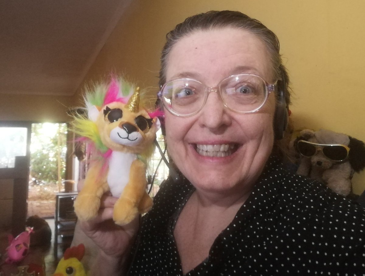 ladydebidebz1's tweet photo. @Denisey_pooh 60-year-old me...
Ain't no-one going to come near my forehead with a needle, if i can help it...
#LaughLinesForTheWin
#AintNothingThatFunny
#WrinklesAreStripesOfGlory
#SeeTheseLines
#iEarnedThem https://t.co/4r01DCpld7