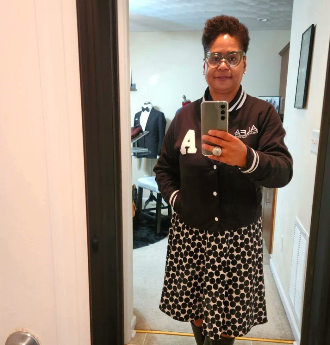 RoxyHSmith's tweet photo. POLKA DOTS . STRIPES 🦓 . SOLID 

Showing Off Different Patterns In Your Style

It's An @ALFAClothiers Thang Baby! 

#ALFACustomClothiers #Style #Pattens #Selfie #Clients #Polkadots #Stripes #Solid #Fashion https://t.co/KkuxJB3RqV