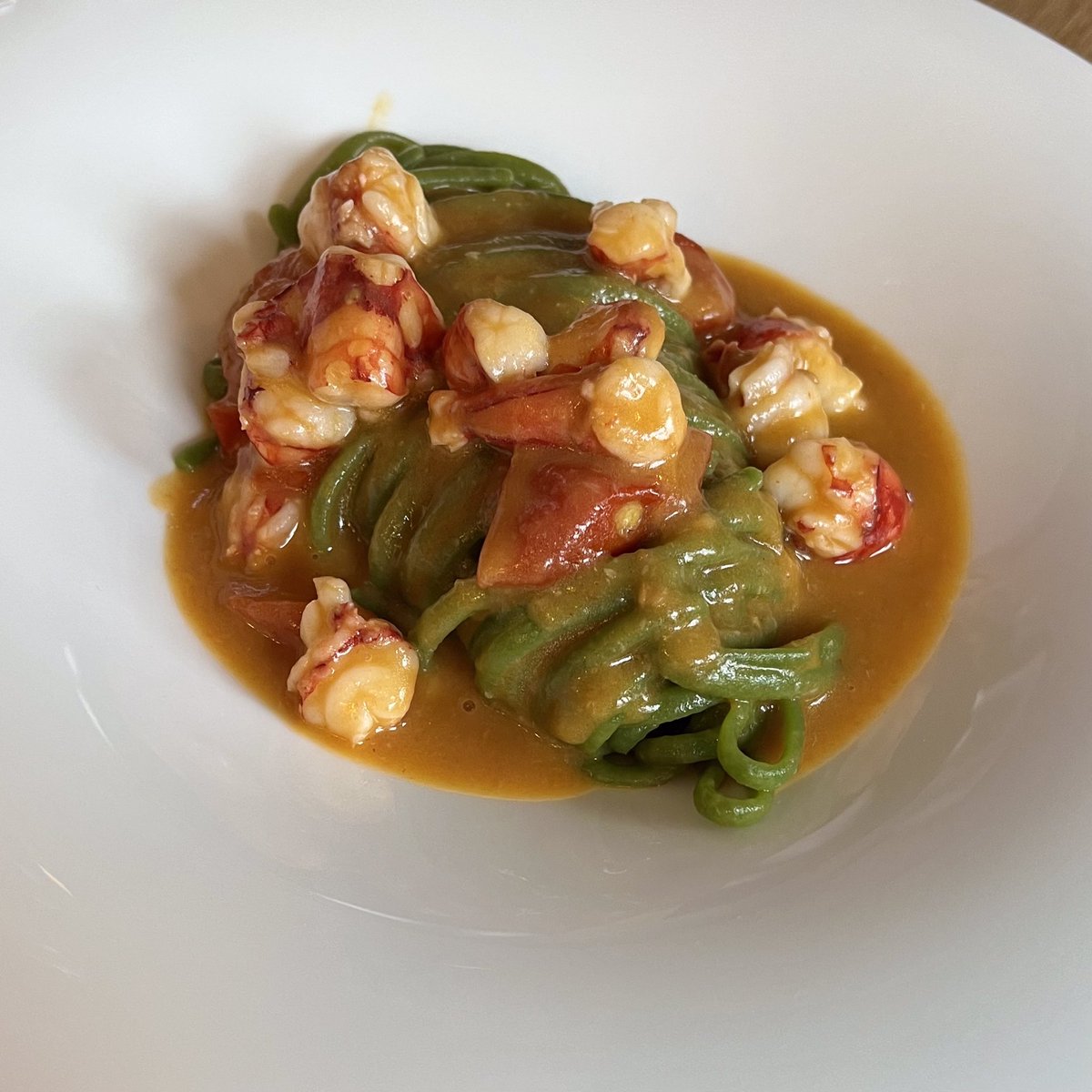 Mister_Lloyd_29's tweet photo. Carabineros Prawn Linguine @elis.ldn @holnessjoe #foodie #foodblogger #food #linguine #pastalover #pasta #eatpasta #prawnlinguine #pastacourse #foodphotography #foodpics #foodheaven #foodism #foodart #elisrestaurant #bethnalgreen #eastlondon #townhallhotel https://t.co/0zGctQwsuP