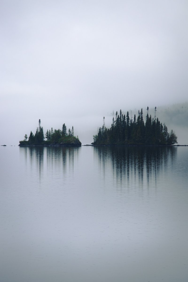 instagram.com/gwendal_photog… #foggylake #cinematicshots #foggymorning #cinematiclook #outdooradventures #naturewanderers #natureisbeautiful #travelislife