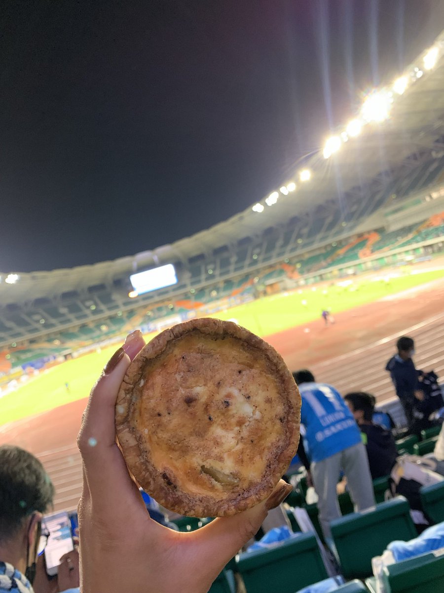 jubilo__eli's tweet photo. 弟のお店推しのツイートが流れてきて
嬉しい🌈

キッシュテイクアウトしてスタジアムで
頬張るのもオススメ〜笑

#頑張れソーセージおじさん
#onehandstand
#ワンハンドスタンド
#磐田 https://t.co/0YlGN7We8D
