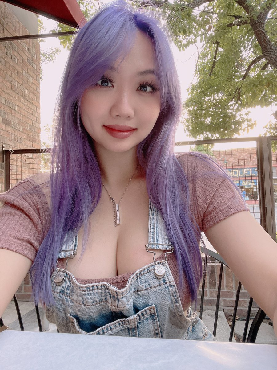HSugarCookie's tweet photo. Missing the purple https://t.co/a4XJemVIvn