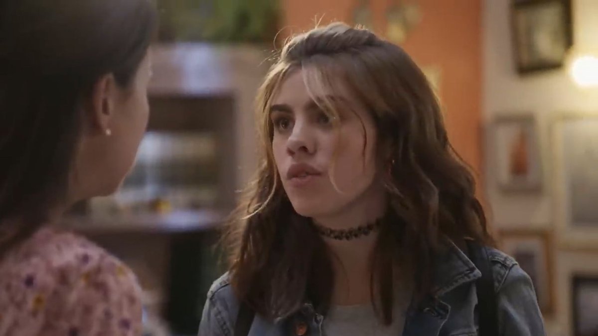 Amanecer_TV's tweet photo. Lola le dice a Jacinta yo ya sé que Benjamín no es mi hermano 😱 #ElAmorInvencible ⛵️ @ana_tenan @LaAmbrosi https://t.co/j6EFwfS0VA