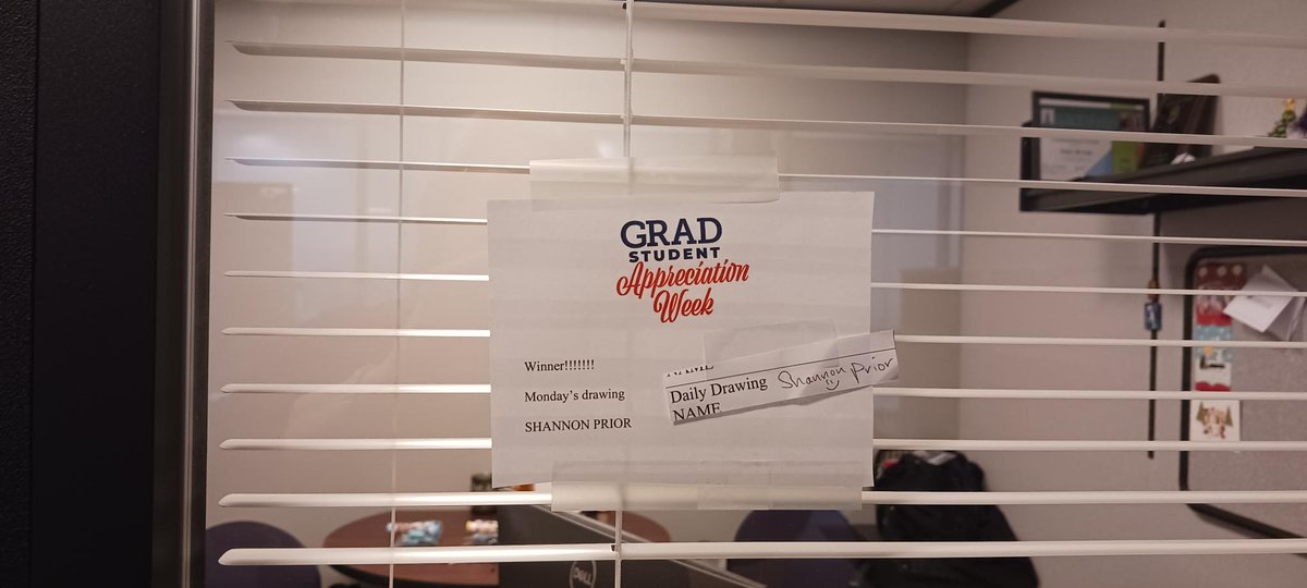 CMB &amp; NGP office is festive for grad &amp; prof student appreciation week. Stop by to partake!

<a href="/uvmcmb/">CMB @ UVM</a> 
<a href="/UVM_neurogp/">UVM NeuroGradProgram</a>