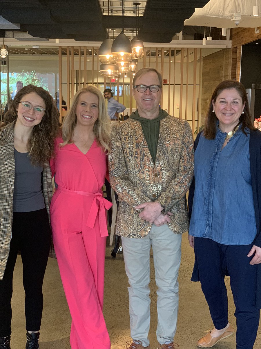 When you get the opportunity to sit down with <a href="/Fidelity/">Fidelity Investments</a>’s Director of Global Macro, who is known for his fashion sense &amp; love of bold patterns &amp; bright colors, you dress accordingly! What a treat to hear <a href="/TimmerFidelity/">Jurrien Timmer</a>’s take on things &amp; pick his brain! #fidelityassociate