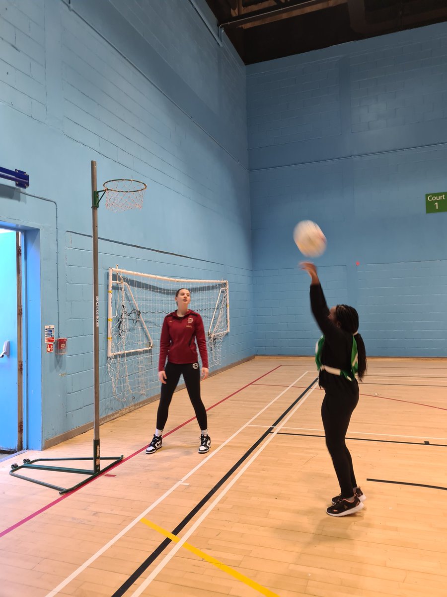 bath_nc's tweet image. Thank you @NeveMarsden for attending our Easter Camp today! The girls loved it! #grassrootsnetball #shootingmasterclass #bathcougars
@EnglandNetball @RedMaidsPE