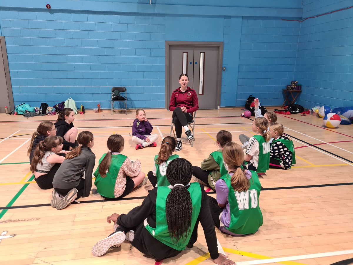 bath_nc's tweet image. Thank you @NeveMarsden for attending our Easter Camp today! The girls loved it! #grassrootsnetball #shootingmasterclass #bathcougars
@EnglandNetball @RedMaidsPE