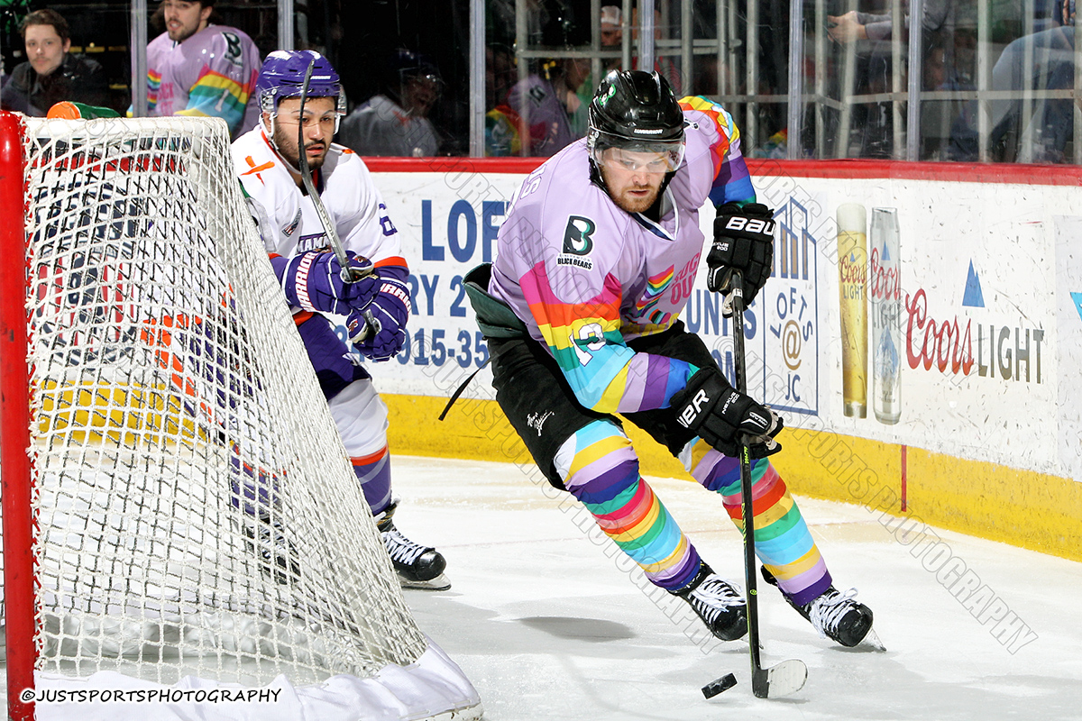 JustSports_AHL's tweet photo. 03-31-23 BINGHAMTON BLACK BEARS vs ELMIRA MAMMOTH

#TheFPHL
#BlackBearsFPHL
#elmiramammoth
#hockeyphotography
#hockeyphotographer
#hockeyphotography
#hockeytwitter
#PocketWizard
#sockoutcancer

Players and Fans All game Photos available here
https://t.co/M449C1SH7a https://t.co/uFf6ASvzQi