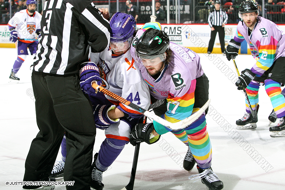 JustSports_AHL's tweet photo. 03-31-23 BINGHAMTON BLACK BEARS vs ELMIRA MAMMOTH

#TheFPHL
#BlackBearsFPHL
#elmiramammoth
#hockeyphotography
#hockeyphotographer
#hockeyphotography
#hockeytwitter
#PocketWizard
#sockoutcancer

Players and Fans All game Photos available here
https://t.co/M449C1SH7a https://t.co/uFf6ASvzQi