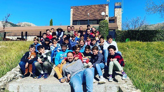 ClubPalomeras's tweet photo. Los #peques del club preparando la Semana Santa en #lascabañas. Planazo junto con @clubsalces y @ClubViana !!! https://t.co/d4W9BawZnH