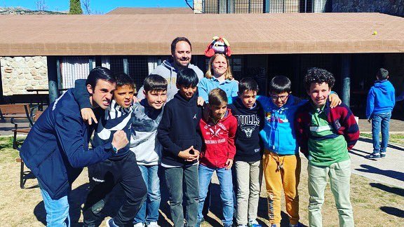 ClubPalomeras's tweet photo. Los #peques del club preparando la Semana Santa en #lascabañas. Planazo junto con @clubsalces y @ClubViana !!! https://t.co/d4W9BawZnH