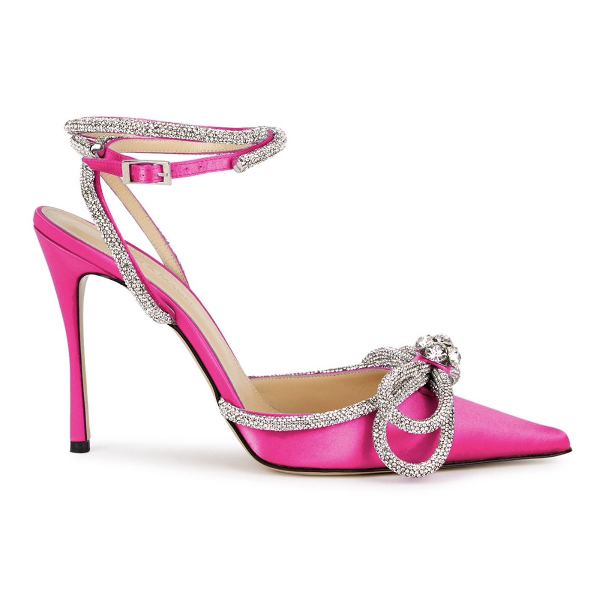LouisPisano's tweet photo. like I’d like to have a word with the #Barbie costuming department https://t.co/RSqWjRkW3a
