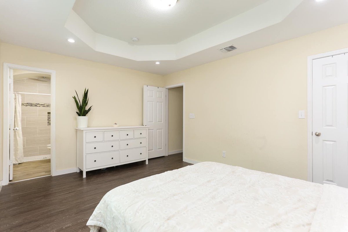 jbaked210's tweet photo. Hitting Market Soon๐ โจ
๐SouthSide San Antonio
3๐๏ธ2๐
Ready To Call This Home?๐ ๐๏ธ
For More Information
๐ฒ2107178111
#RickOrtizRealtyTeam #SanAntonioRealEstate #VA #DownPaymentAssistance #MilitaryCity #Relocating #HotHome #SanAntonioRealtor #RealtorForYou #GenerationalWealth https://t.co/x10nV6VOdF