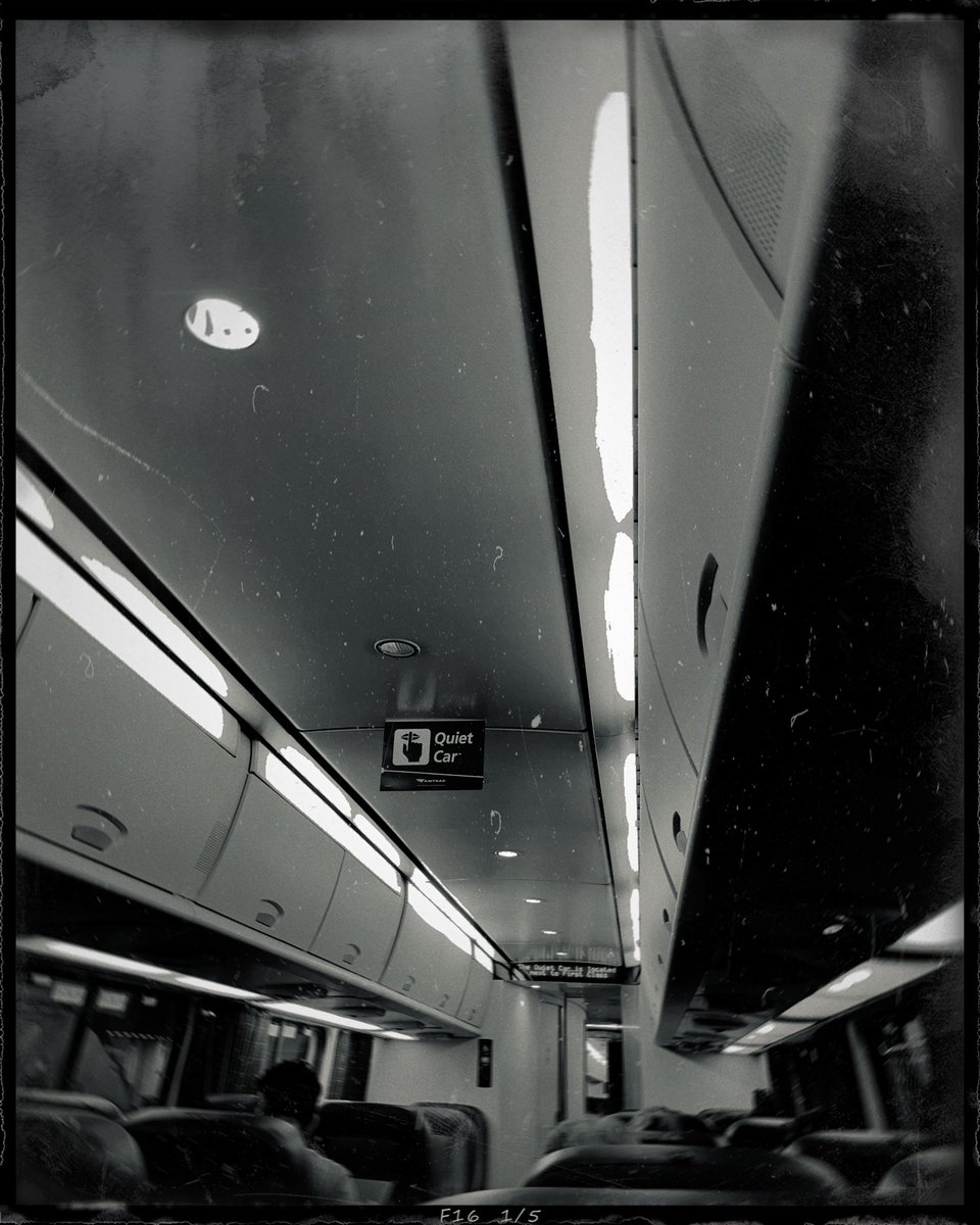 yellingattrains's tweet photo. @QuietCarNot4You  finally able to relax https://t.co/Hul4aSi5lj