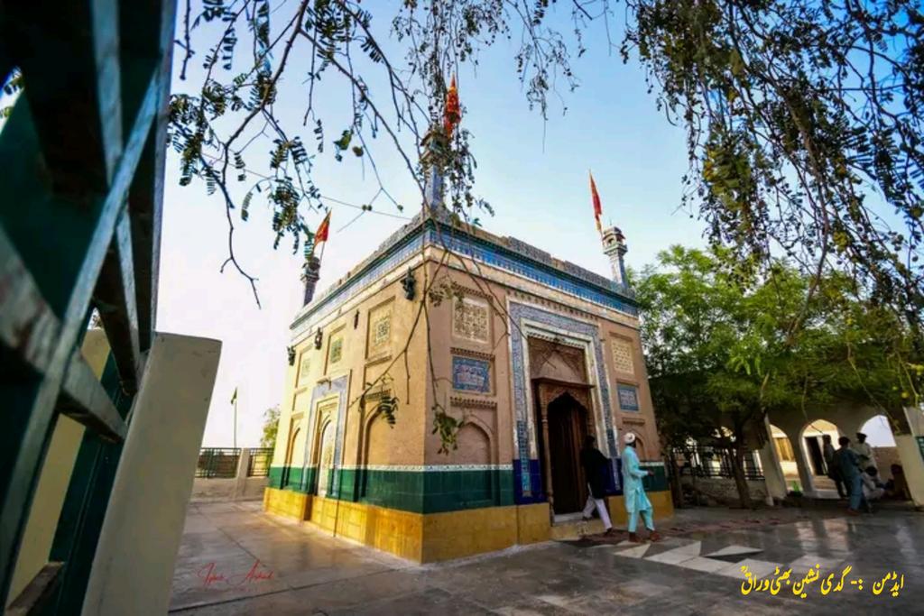 WarraqMediaCom's tweet photo. Darbar Hazrat Abu Bakkar Warraq Dhallu Mailsi
Darbar Hazrat Abu bakar waraq dhalo
Mizar Hazrat Abu bakr warak dalo 
دربار حضرت ابوبکر وراق رحمۃ اللہ علیہ دھلو 
دربار حضرت ابو بکر وراق ؒ موضع دھلو
مزار پاک حضرت ابو بکر وراق 
بھٹی گدی نشین وراق ؒدھلو
#WARRAQ #bhatti #وراق https://t.co/Y9dp15Gmy3