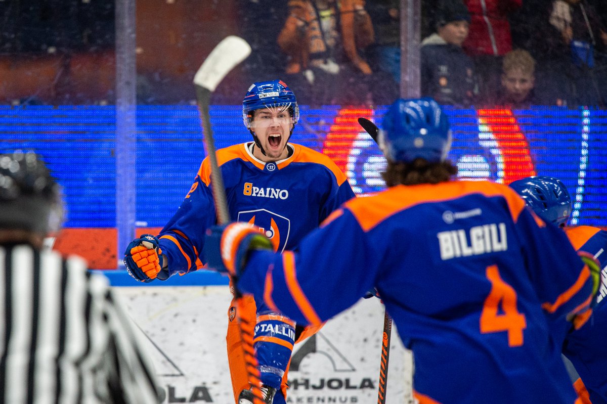 🔥🔥🔥

Ottelun yleisömäärä Hakametsässä tänään 1544 katsojaa - Tappara U20 kiittää! 💙🧡

#Tappara #U20sm