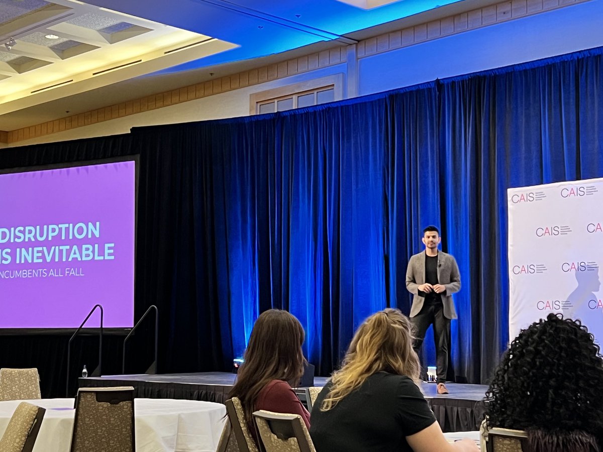 MsSarahCraig's tweet image. Thanks ⁦@ShawnKanungo⁩ for sharing your insights and encouraging us to embrace waste. #innovation #disruption #caisnlc ⁦@CISOntario⁩ ⁦@CAIS_Schools⁩