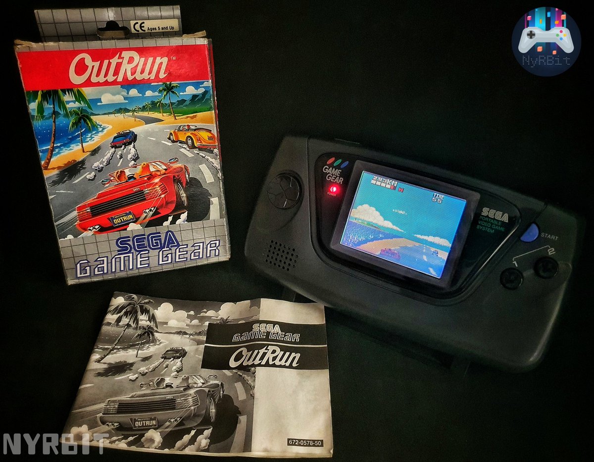 NyRBit's tweet photo. [📷] FOTO COLECCIÓN - OUTRUN.
La maravillosa consola portátil, Game Gear, recibió un port para disfrutar del mítico arcade de conducción de #SEGA en 1991, que fue diferente de las versiones #OutRun y #OutRun3D de Master System.

#GameGear #8Bits #Retro #ColecciónNyRBit #NyRBit https://t.co/QSh5p2f1Ik