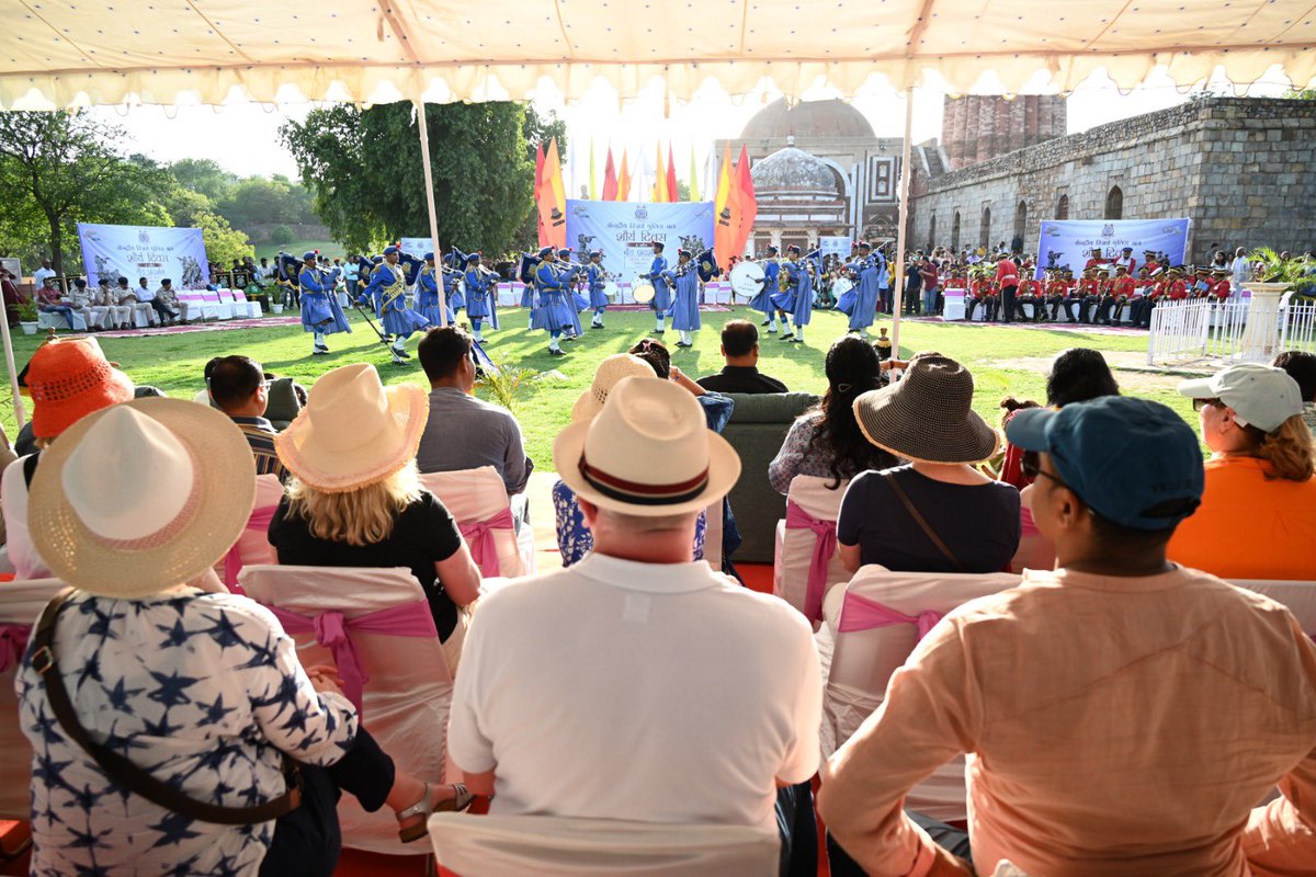 igpnscrpf's tweet image. Valour Day celebrations reaches the historic Qutub Minar where the patriotic tunes of the @crpfindia Brass and Pipe Bands was hugely applauded @deepakips