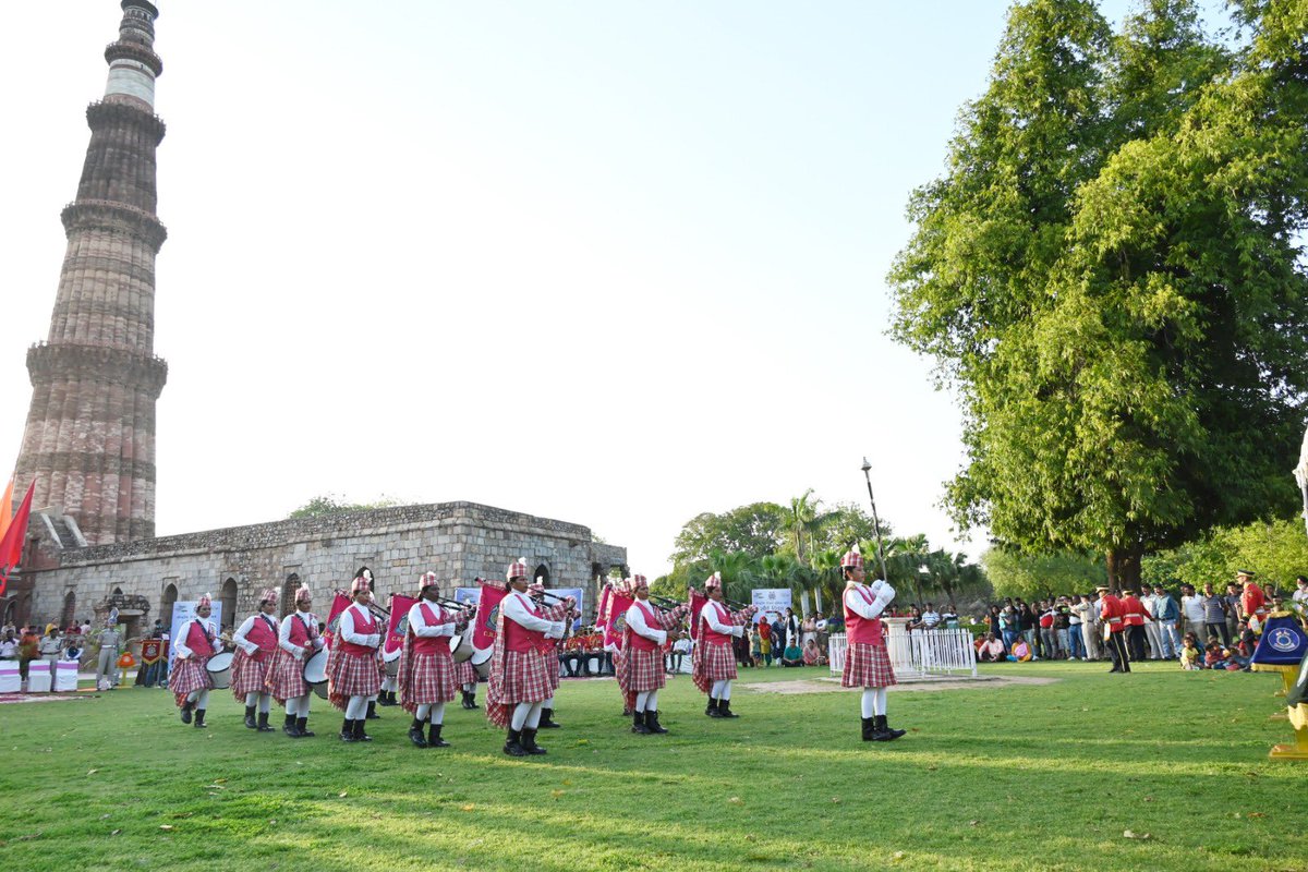 igpnscrpf's tweet image. Valour Day celebrations reaches the historic Qutub Minar where the patriotic tunes of the @crpfindia Brass and Pipe Bands was hugely applauded @deepakips