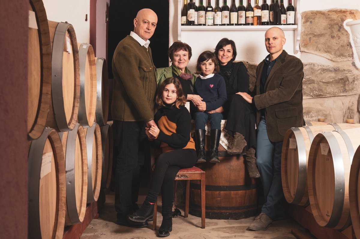 Cantina nella DOC #Friulicolliorientali.  Produciamo #vinobiologico offrendo ai nostri ospiti un'ospitalità' dai panorami mozzafiato in un’atmosfera famigliare. 
Generazioni diverse impegnate in un sogno comune.
#vinoinanfora #ribollagialla #schioppettinodiprepotto