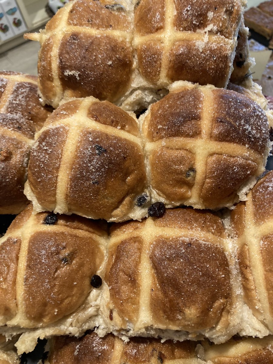 BreadCollect1on's tweet photo. Spicy, sugary sweet #hotcrossbuns available now in our shops. Try and eat one without licking your lips. I love mine with lashings of butter, preferably not toasted @VisitKnowle @GWABirmingham @WestMidsFire @scouts #Easter #spring #freshmornings https://t.co/iOLScWSfuL