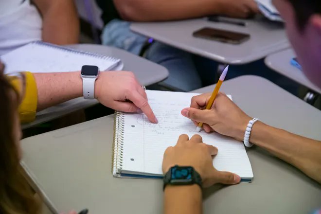 #STEM careers less likely for poor, rural students who lack access to advanced #math courses: tinyurl.com/2h27s39x via <a href="/usatoday/">USA TODAY</a>, <a href="/kaylajjimenez/">Kayla Jimenez</a>