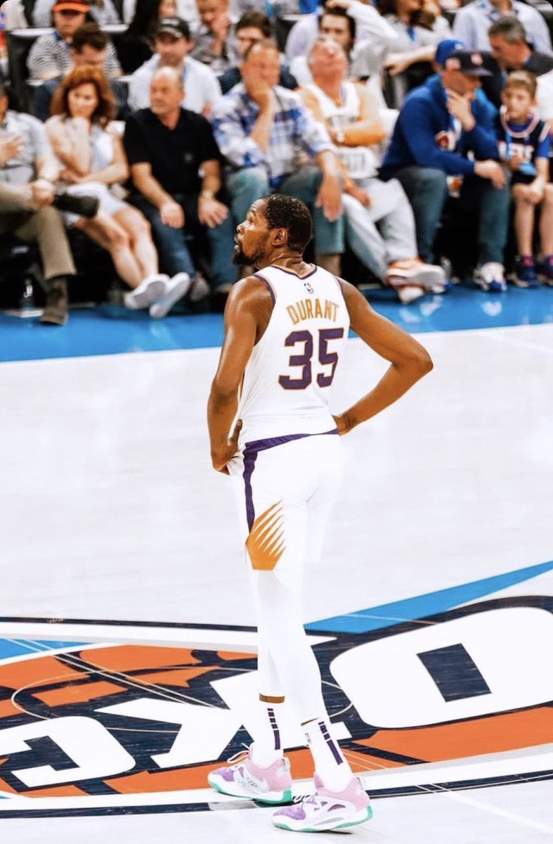 Stunna999_'s tweet image. Old Home, Same KD 🐐 #WeAreTheValley #Trey5