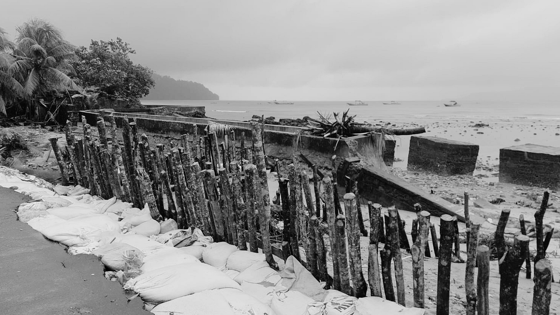 4accountability's tweet image. Through #communityledresearch, #Haruku people identified the need for #climatemitigation activities as their #development priority.

Read the #GATStory about #indigenouscommunity in #Indonesia facing  #climatechange threats in their territory.

📃bit.ly/IAP_GAT_Lenny