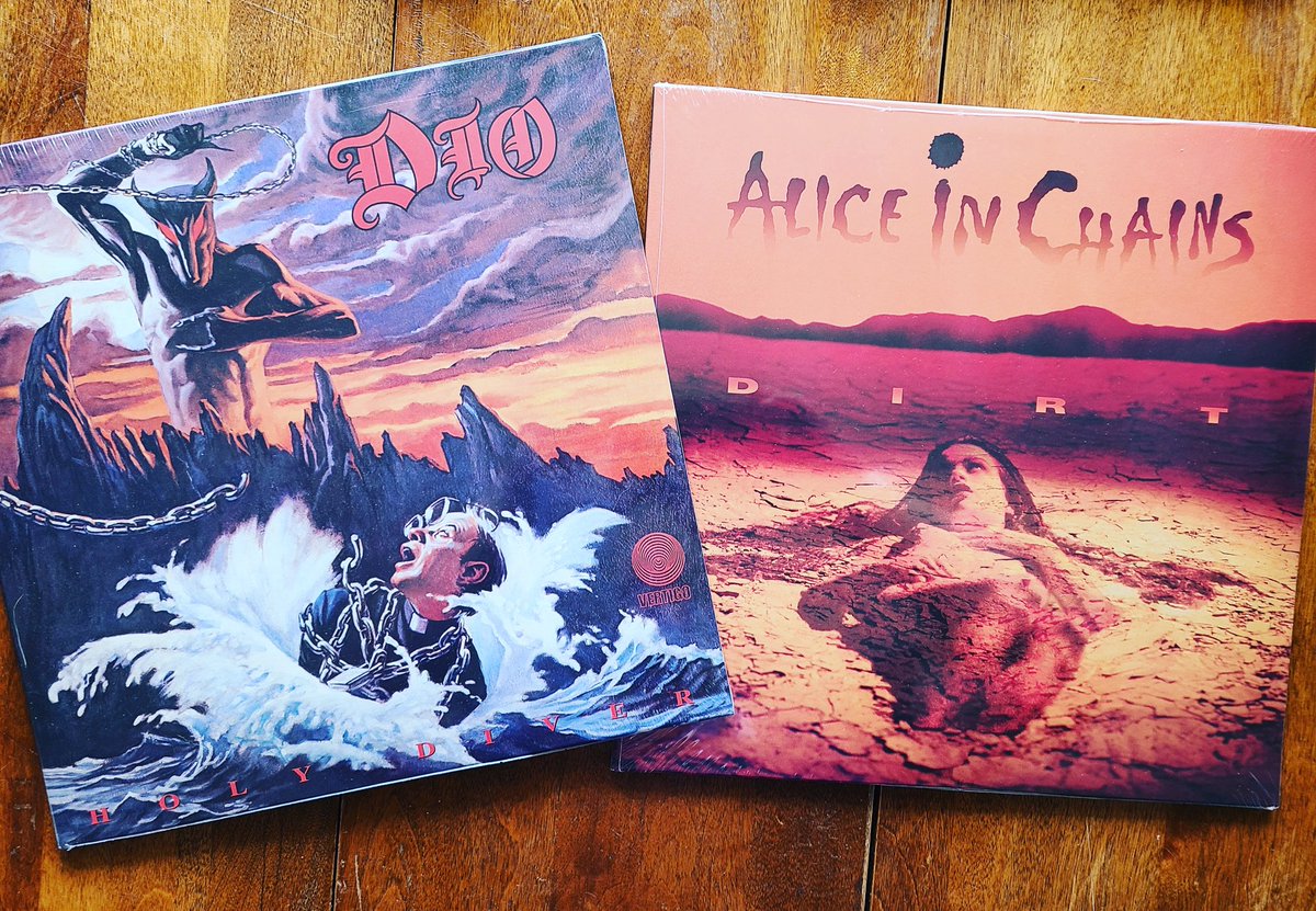 Caper4Life78's tweet photo. Some more vinyl arrived today. Can't wait to spin these later tonight... 🤘💿🎶

#vinyl #vinylcollection #vinylcollector #vinylcollectors #vinylrecord #vinylrecords #record #recordcollection #recordcollector #aliceinchains #dirt #angrychair #rooster #altmetal #dio #holydiver https://t.co/BTLSbahWXL