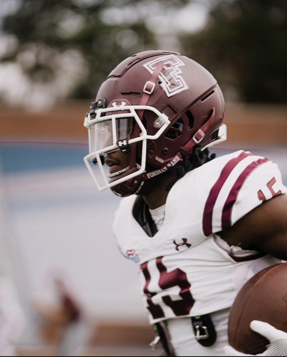 Blessed to have received my 3rd D1 offer to Fordham University! <a href="/Coach_DiRi/">Andrew DiRienzo</a> <a href="/coachconrad41/">Coach Conrad Hamilton</a> <a href="/DMWolvesFB/">Desert Mountain Wolves Football</a>