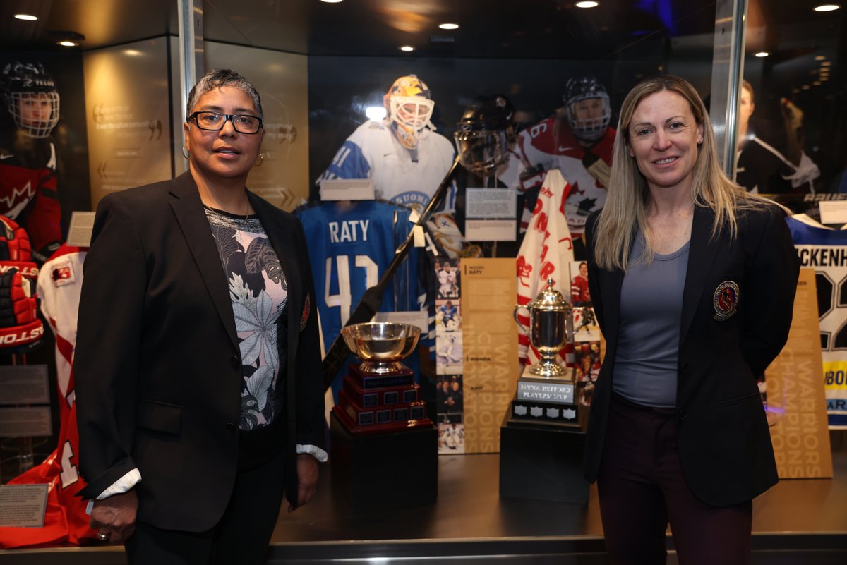 HockeyHallFame's tweet photo. Thank you to Angela James #HHOF10, Jayna Hefford #HHOF18, Canada’s Sarah Fillier and Danielle Serdachny, Czechia’s Katerina Mrazova and Michaela Pejzlova, Germany’s Daria Gleissner and Laura Kluge, and Sweden’s Anna Kjellbin and Hanna Olsson for joining us!
📷 Mathew Tsang/HHOF https://t.co/Mc7adI8pyE