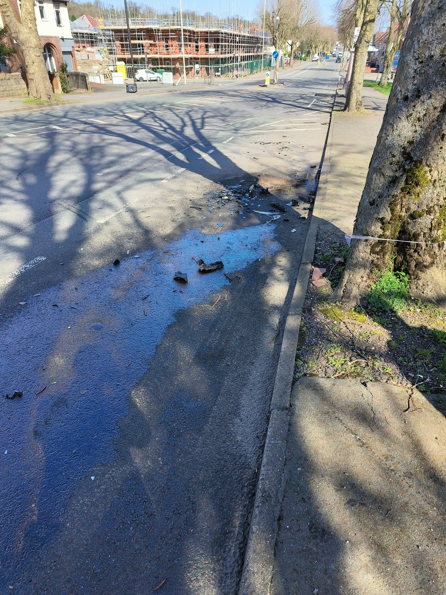 KeiranCasey's tweet photo. Fantastic to see the issues myself and Karl Denning reported yesterday along Priory Road have been sorted.

#keepourcommunityclean https://t.co/aIKlukYJKk