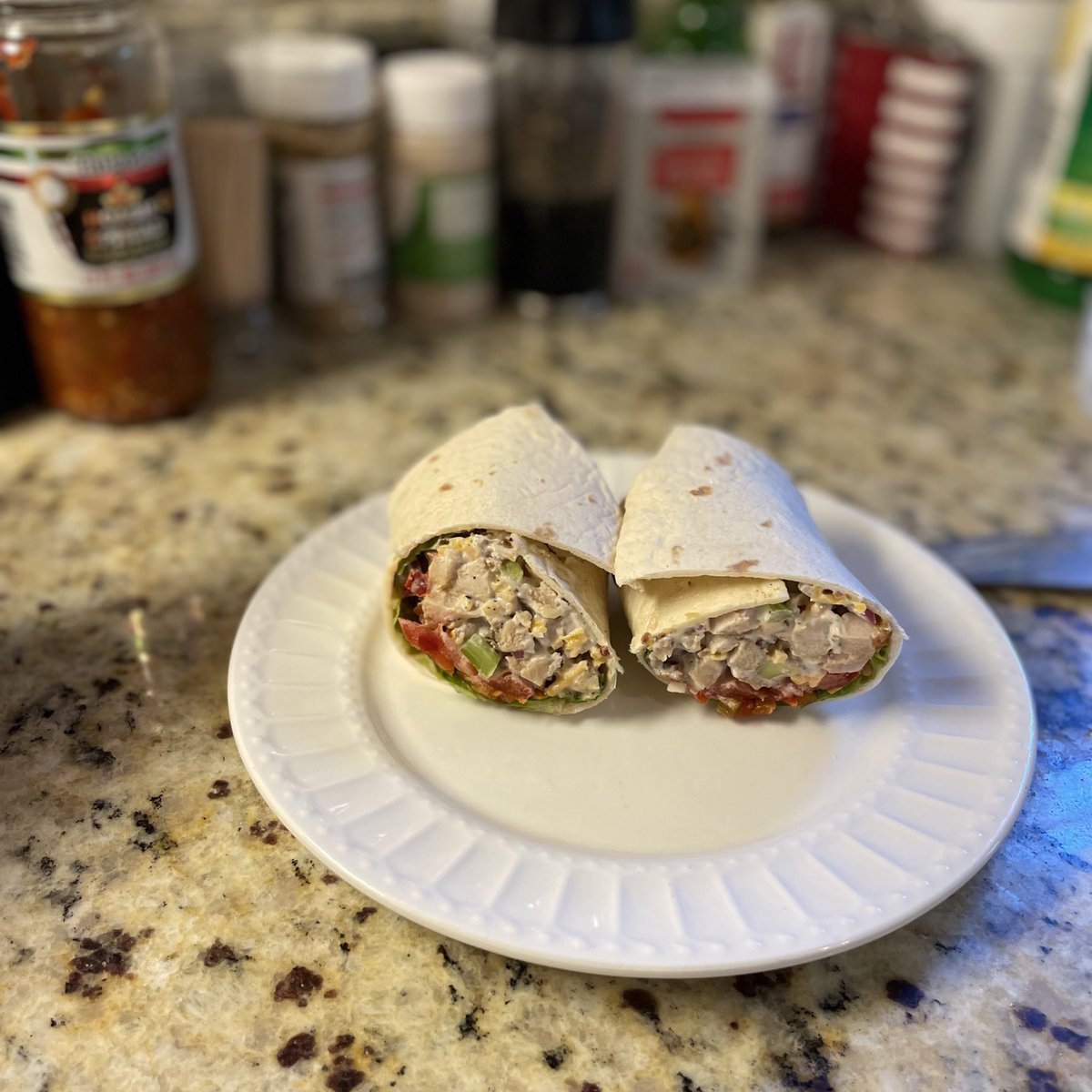 RealChefStove's tweet photo. Chicken Salad Wrap

Ingredients:
Chicken Thighs
Celery
Red Onion
Mayo

Chëf Stove Style:
- mix salad with bacon bits &amp; shredded cheddar
- use a #lowcarb tortilla
- add hots, lettuce, tomato, red onion,  pepper, and Old Bay

#lunch #LunchBreak #quicklunch #easyrecipe https://t.co/DqK15zdtvz