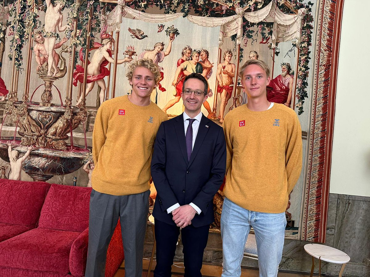 Under OS i Paris skapar SOK Sweden Arena. ”Vi har en perfekt plats där vi kan ha pressträffar och fira medaljer. Sweden Arena blir bas för gästprogram, seminarier och partners", säger SOK:s projektledare Sara Gottfarb.
Mer här: bit.ly/3Kh4G0O
#sweolympic #paris2024