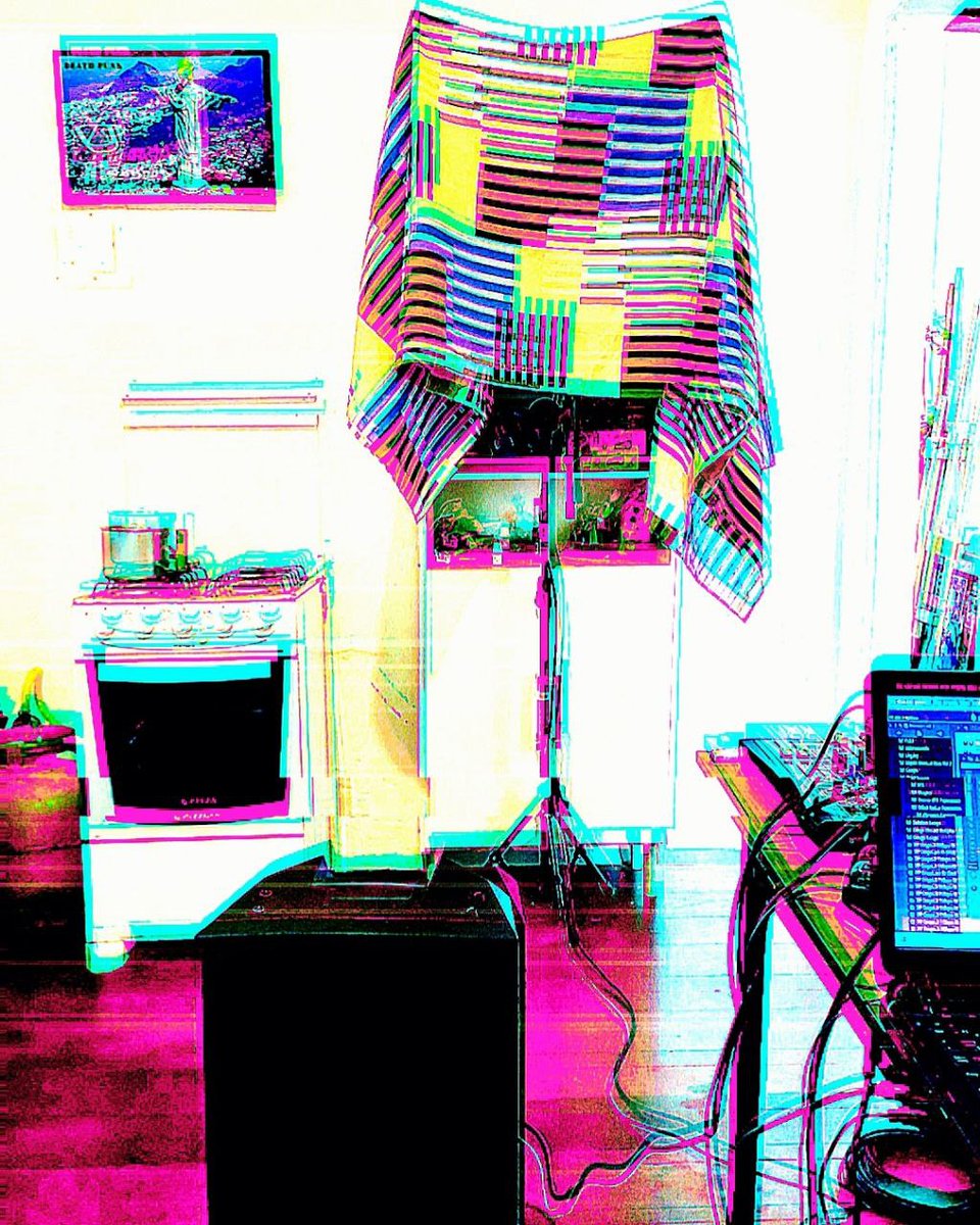 Digital_Mundano's tweet photo. Home Kitchen Studio Digital Mundano

Caboclo (@NinoArtCripto on music 🎼) and @gypsyglytch 

#homestudio #rec #audioengineer #music #Musica #art #arte #Brasil 🇧🇷 #cryptoart #NFTCommunity https://t.co/KoE5si1ofY