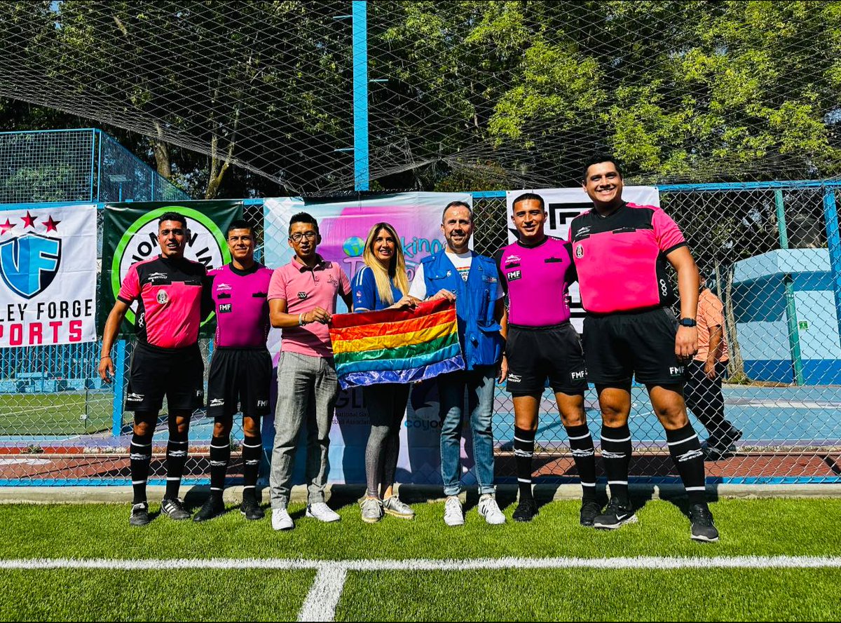 🏳️‍⚧️Para conmemorar el #DíaInternacionalDeLaVisibilidadTrans y enviar un mensaje de inclusión, la @Alcaldia_Coy en conjunto con la @iglfa y la @AnadeLgbt, organizaron el Torneo de Fútbol #PateandoLaTransfobia”🏳️‍⚧️.

📢#Entérate 👉👉👉facebook.com/senadisex/post…