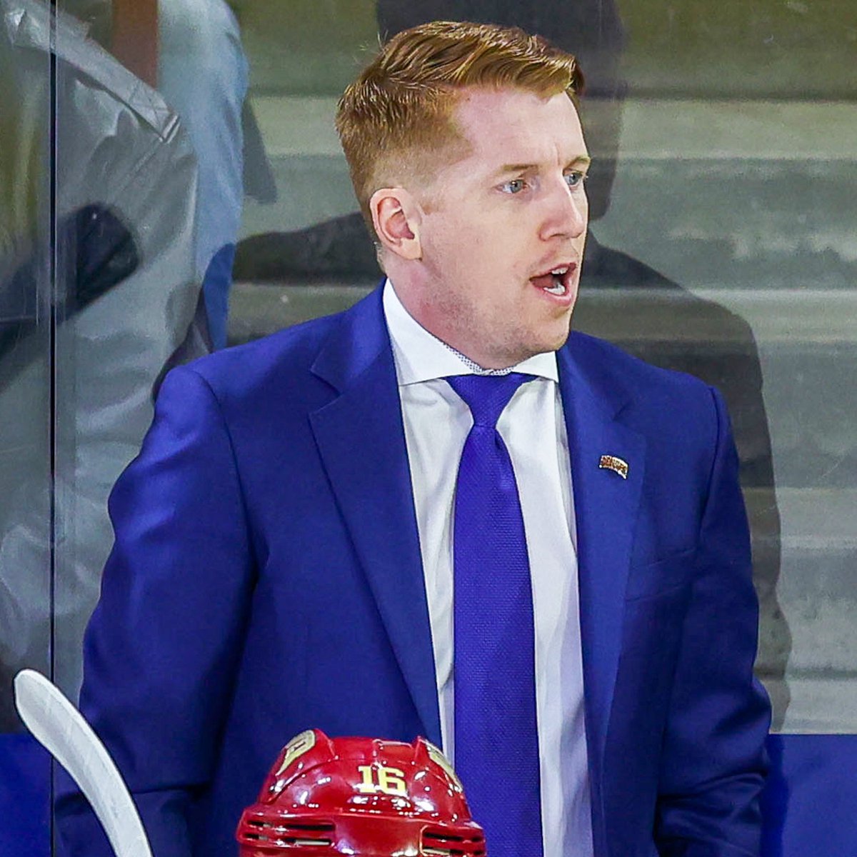 usahockey's tweet image. David Carle has been named head coach of the 2024 U.S. National Junior Team! 🇺🇸 #WorldJuniors 

More Info → bit.ly/4332JgW