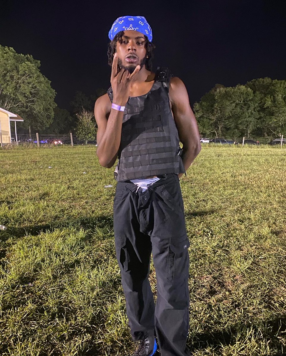 ArrionKnight's tweet image. 12 IS FREE