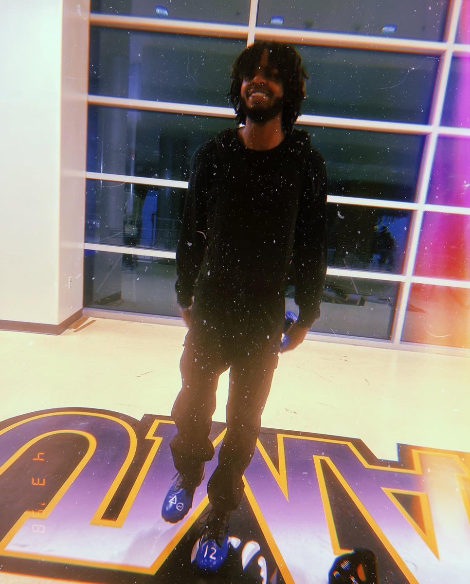 ArrionKnight's tweet image. 12 IS FREE