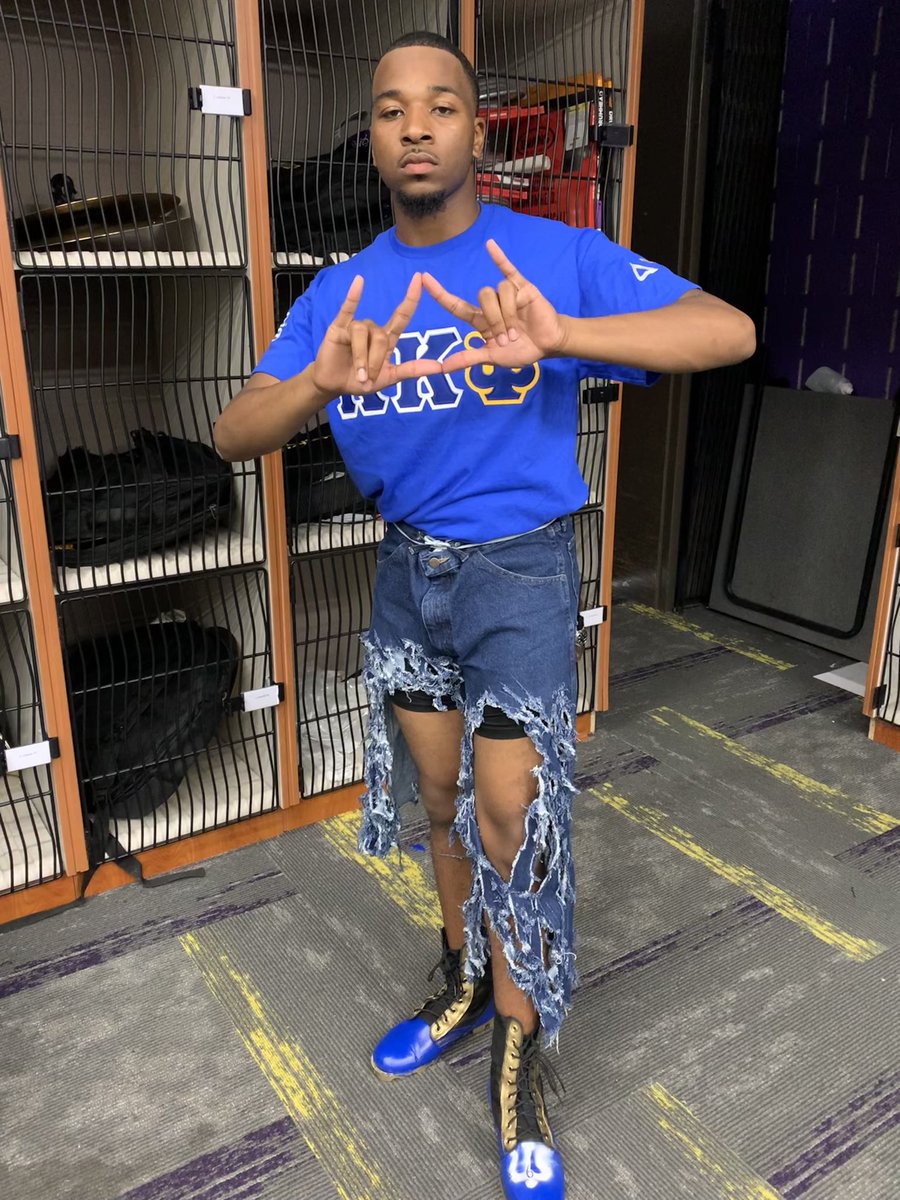 HippieKey's tweet photo. Yo favorite Band Boy checkin in! I'm elated to let y'all know, I'm one of the newest members of the ΔΨ Death Chapter of Kappa Kappa Psi National Honorary Band Fraternity! 💀

ΔΨ
SPR 23 
#6 
ΚΚLASSΨ! 💙🤟🏽 https://t.co/qjWpRihyZI
