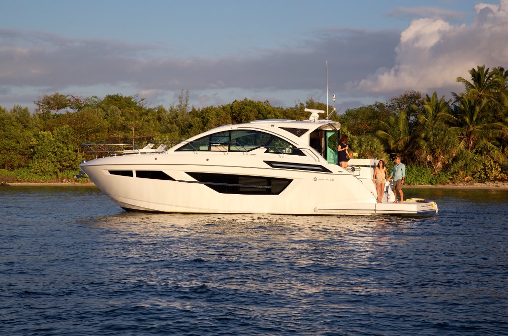 CruisersYachts's tweet image. The 50 Cantius is the ideal yacht for a weekend getaway or extended stay. #OnTheWater #WeekendsAway #Yachts #Cantius
