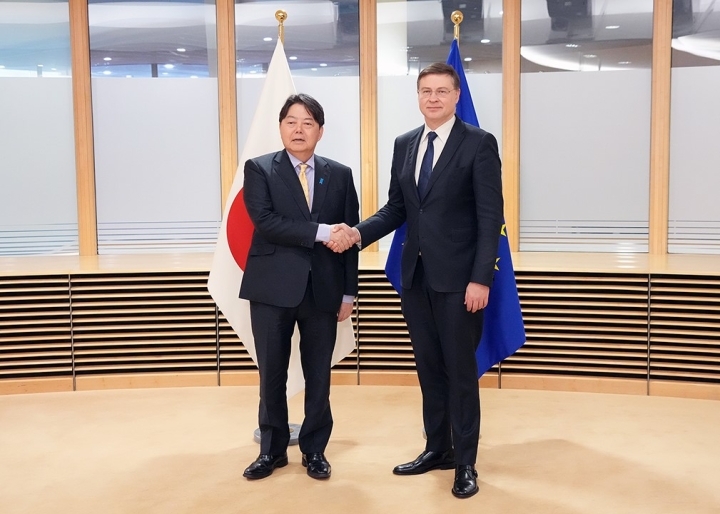 MOFA of Japan(MofaJapan_en) Twilog