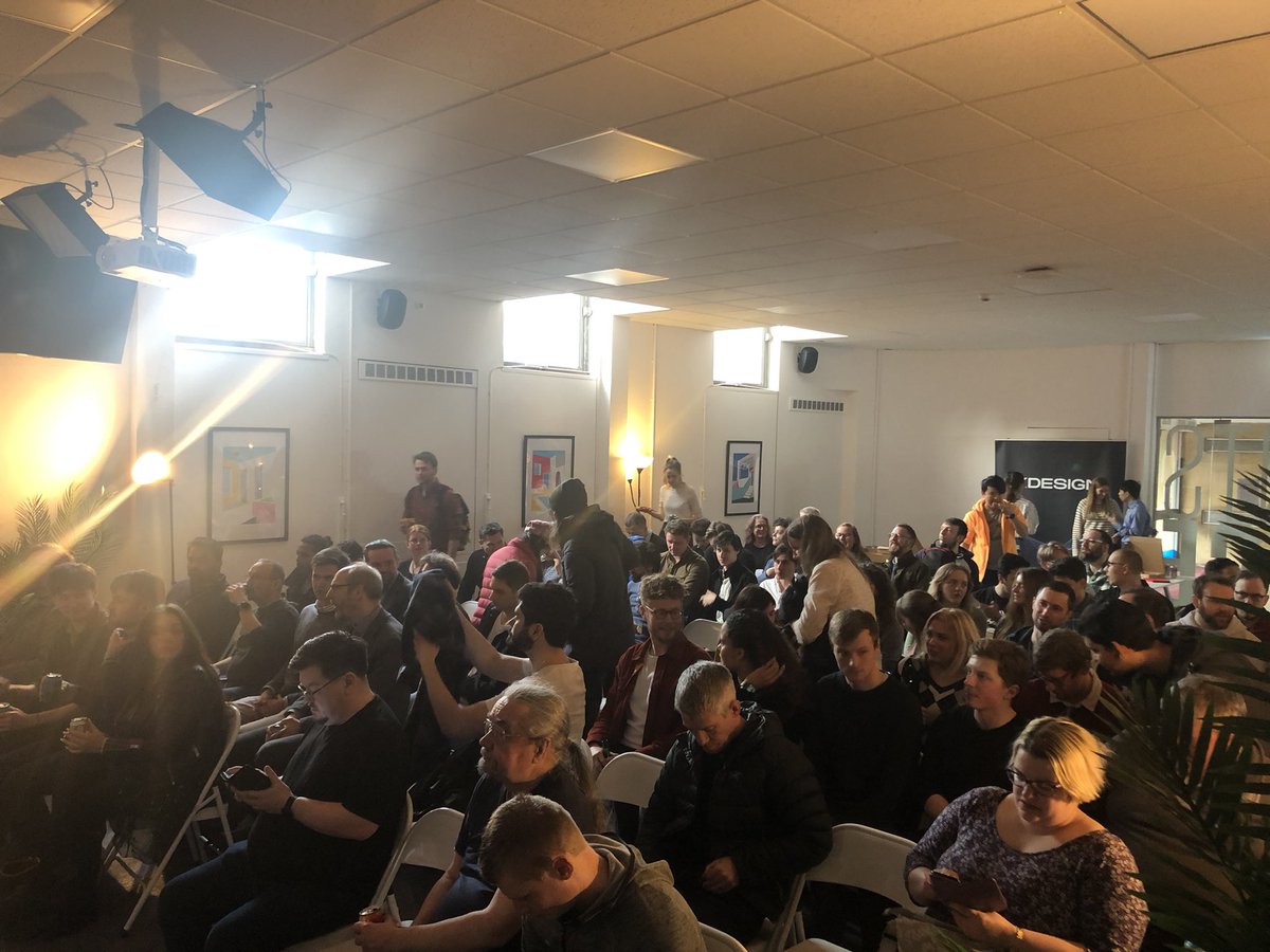 TechMeetup Edinburgh is about to start. Great turnout