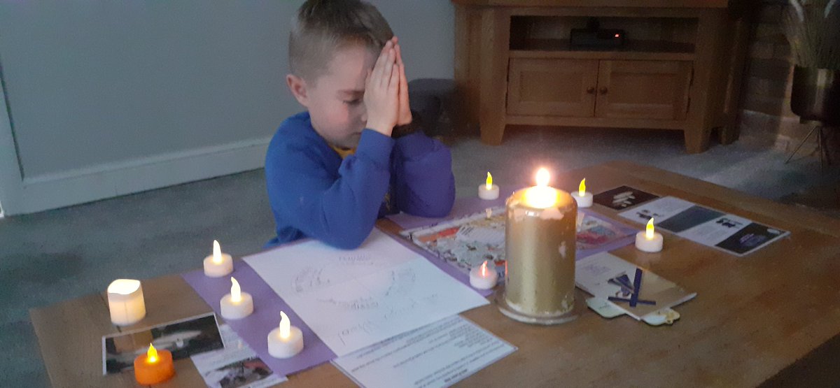 JFCleanUp's tweet photo. Lent prayer time #lentprayer @StMaryB17 beautiful quiet time. #praying #giving #3t #understanding #fasting #candle #jesusiswithus https://t.co/q5yTt6GS3g