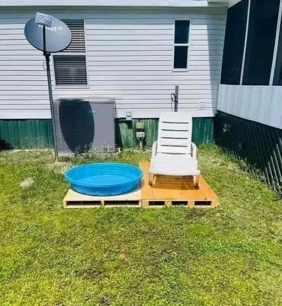 RSPInstallCrew's tweet photo. If this is your current situation, give us a call and let us help you upgrade to a custom backyard paradise! 🏡🏊♂️
#royalswimmingpools
#RSPInstallCrew
#memphis
#poolbuilder
.
https://t.co/T9jTcQ2gnj
901-372-1773 https://t.co/9we4jLZsWO