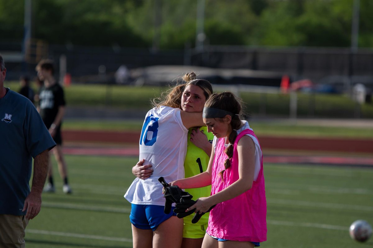 SamanthaLongor's tweet photo. Forever love this team with my whole heart. We were unable to make it to round 4 but I am so incredibly proud of how we played. 📸 @Cjwann928 📸
@midlo_gsoccer @Gosset41 @tascosoccer @MHSPantherMedia #1 out. https://t.co/FbuqLNgFLw